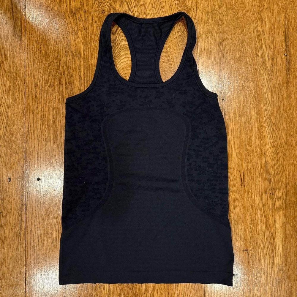 Rare Lululemon Swiftly Tank Top (Limited Edition Navy Floral)